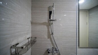 Spacious Studio At La Riz Supermall Mansion Apartment