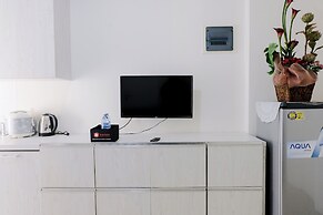 Homey 1Br Apartment With Extra Room At Parahyangan Residence