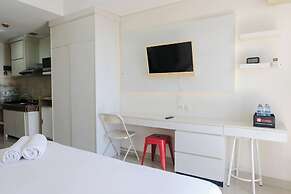 Homey And Cozy Studio Apartment At Dago Suites