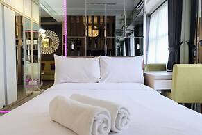 Spacious And Unique Studio With City View Apartment At Parahyangan Res