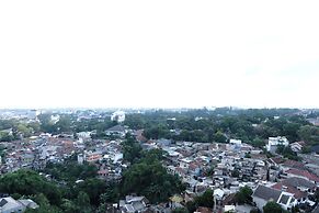 Spacious And Unique Studio With City View Apartment At Parahyangan Res