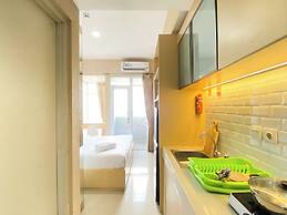 Homey And Best Deal Studio At Vasanta Innopark Apartment