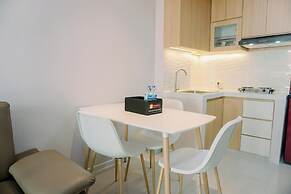 Comfort 1Br With Working Room At Daan Mogot City Apartment