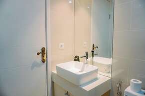 Comfort 1Br With Working Room At Daan Mogot City Apartment