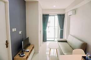Comfort 1Br With Working Room At Daan Mogot City Apartment