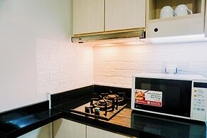 Homey And Modern 2Br At The Mansion Kemayoran Apartment