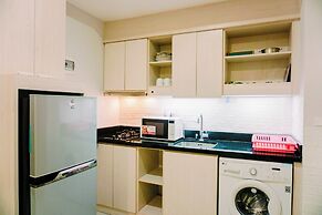 Homey And Modern 2Br At The Mansion Kemayoran Apartment