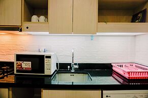 Homey And Modern 2Br At The Mansion Kemayoran Apartment