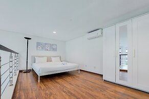 Nice And Fancy Studio Loft At Brooklyn Alam Sutera Apartment