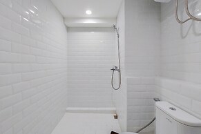 Spacious And Elegant 3Br Loft At Kingland Avenue Apartment