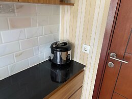 Cozy Stay Studio At Tamansari Mahogany Karawang Apartment