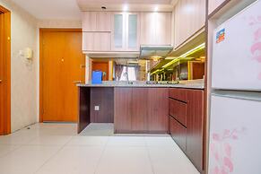 Nice And Comfort 2Br Apartment At Woodland Park Residence