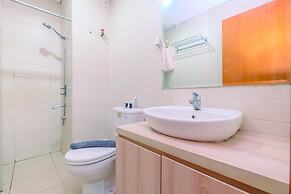 Nice And Comfort 2Br Apartment At Woodland Park Residence