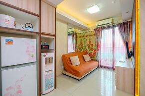 Nice And Comfort 2Br Apartment At Woodland Park Residence