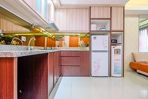 Nice And Comfort 2Br Apartment At Woodland Park Residence