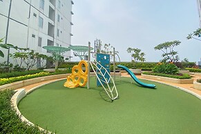 Comfort Living And Strategic 2Br At Bassura City Apartment