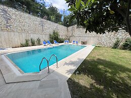 White Suites Icmeler