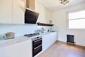 The Walterton Sanctuary - Bright 3bdr Flat