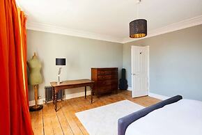 The Walterton Sanctuary - Bright 3bdr Flat