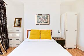 The Walterton Sanctuary - Bright 3bdr Flat