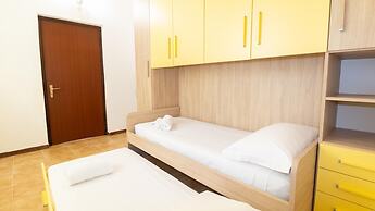 Sandy House in Mandriola