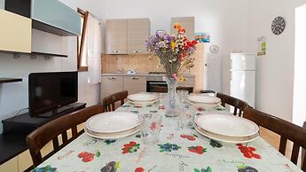 Sandy House in Mandriola