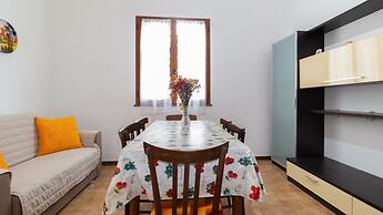 Sandy House in Mandriola