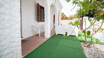 Sandy House in Mandriola