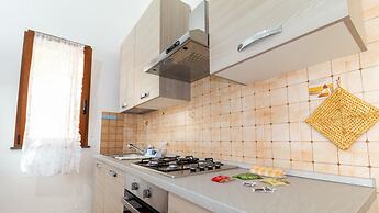 Sandy House in Mandriola