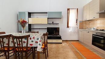 Sandy House in Mandriola