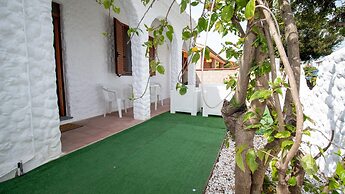 Sandy House in Mandriola