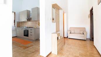 Sandy House in Mandriola