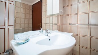 Sandy House in Mandriola