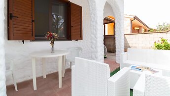 Sandy House in Mandriola