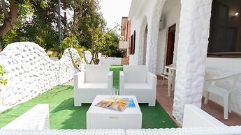 Sandy House in Mandriola