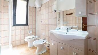 Sandy House in Mandriola