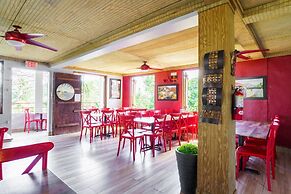 Red Flamboyan Guesthouse