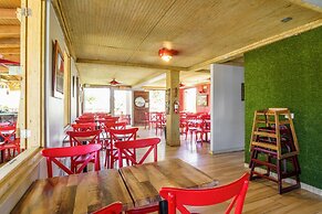 Red Flamboyan Guesthouse