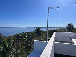 Red Flamboyan Guesthouse