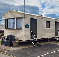 2 bed Caravan at Lyons Robinhood