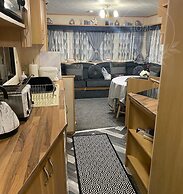 2 bed Caravan at Lyons Robinhood