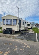 2 bed Caravan at Lyons Robinhood