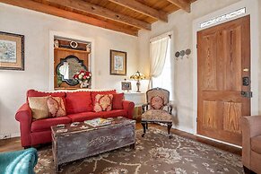 Amorosa Cottage 3 Bedroom Home by RedAwning