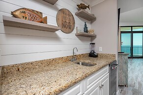 Phoenix West 2007 3 Bedroom Condo by Redawning