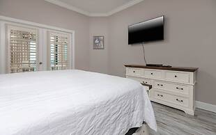 Phoenix West 2007 3 Bedroom Condo by Redawning