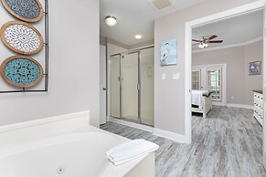 Phoenix West 2007 3 Bedroom Condo by Redawning