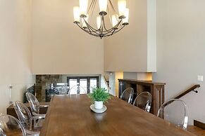 Vail Point 29 3 Bedroom Townhouse by RedAwning