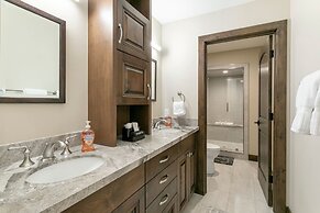 Vail Point 29 3 Bedroom Townhouse by RedAwning