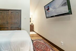 Vail Point 29 3 Bedroom Townhouse by RedAwning