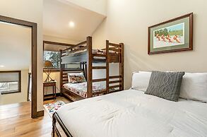 Vail Point 29 3 Bedroom Townhouse by RedAwning